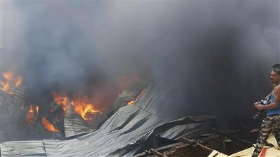 حريق هائل يتسبب بخسائر فادحة في مصنع بالمنطقة الصناعية بدمياط