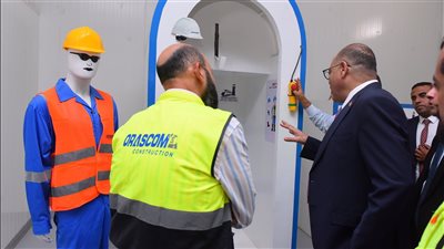 وزير العمل يزور موقع النحاس للمترو الجديد التابع لشركة «أوراسكوم» بالإسكندرية 