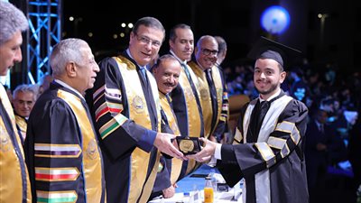 وزير الزراعة يشهد تخرج دفعة جديدة بالأكاديمية العربية في العلمين