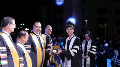 وزير الشؤون النيابية يشهد حفل تخرج دفعة جديدة من خريجي الأكاديمية العربية للعلوم والتكنولوجيا بالعلمين