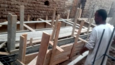 بالصور.. إحباط محاولة بناء مخالف ومصادرة مواد البناء بالأقصر