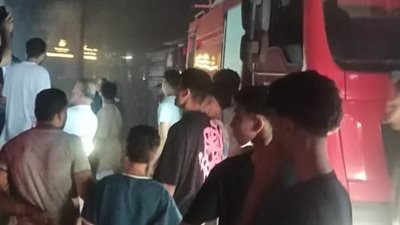  حريق هائل بمصنع ملابس في كفر الشيخ|صور