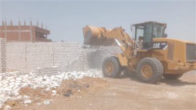 بالصور.. حملة موسعة لإزالة واسترداد أراضي أملاك الدولة جنوب الأقصر