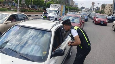 حملات مرورية مكثفة لضبط التاكسيات والسرفيس بالمنصورة