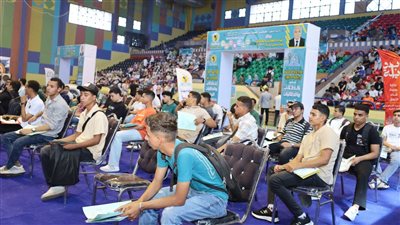 رئيس جامعة المنيا يتفقد إجراءات الكشف الطبي للطلاب الجدد