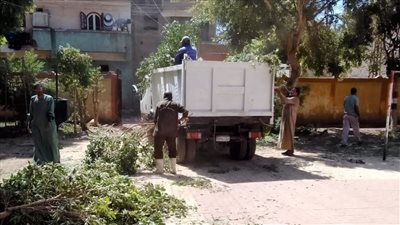 «مدينة الطود» تشن حملة لنظافة وتجميل الشوارع بالمركز جنوب الأقصر (صور)