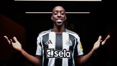 نيوكاسل يحسم صفقة يواني ويسا في اليوم الأخير للميركاتو