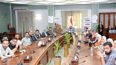 رئيس جامعة المنصورة يكرم أعضاء قافلة 