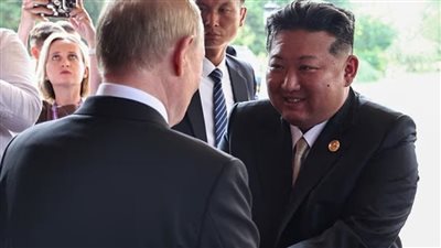 لماذا أزال مساعدي زعيم كوريا الشمالية آثاره بعد اجتماع بوتين؟