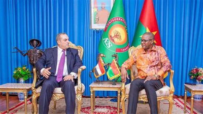 محمد الغزاوي سفير مصر الجديد في بوركينا فاسو يتابع ترتيبات مباراة المنتخب 