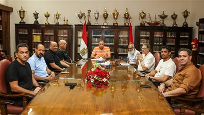 تفاصيل اجتماع الخطيب مع الجهاز الفني بحضور المدير الرياضي ولجنة التخطيط