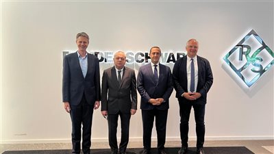 القابضة للمطارات تبحث التعاون مع شركة Rohde & Schwarz الألمانية في حلول الاتصالات والملاحة الجوية