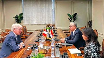 رئيس اقتصادية قناة السويس يستقبل سفير جمهورية بيرو بالقاهرة لبحث سبل التعاون 