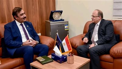 رئيس هيئة الدواء يبحث مع نظيره الباكستاني آفاق التعاون لتعزيز الشراكة الدوائية