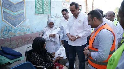 رئيس الرعاية الصحية يشارك في مبادرة تسليم الأدوية بالمنازل لغير القادرين بمناسبة النوبة