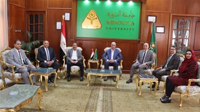 رئيس جامعة المنوفية: مستعدون دائما لحل الأزمات والمشكلات التي تعوق عمل الجهاز الإداري