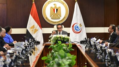 ‎ وزير الصحة يبحث ضوابط الحالات الطارئة والولادات القيصرية