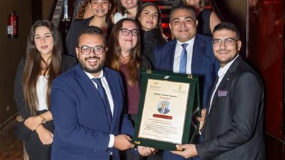 محمد عيد سليمان يحصد جائزة التميز في التسويق السياحي الدولي من الاتحاد الأفريقي الآسيوي