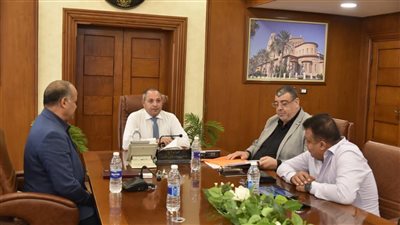 محافظ بورسعيد يناقش آليات تنفيذ مقترحات لتطوير منظومة التعليم الفني بالمحافظة