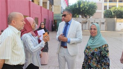 قبل الدراسة.. جولة لمدير تعليم الجيزة بمدارس الحوامدية وأبو النمرس