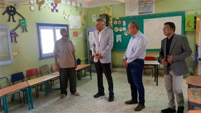 تفاصيل جولة مفاجئة لمحافظ أسوان فى عدد من مدارس مركز دراو