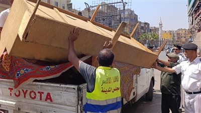 بالصور.. «مرافق الأقصر» تحرر 9 محاضر متنوعة خلال حملة وسط المدينة