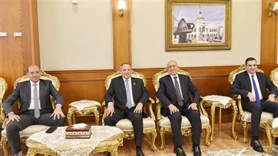 محافظ بورسعيد يستقبل رئيس الأكاديمية العربية للعلوم والتكنولوجيا والنقل البحري