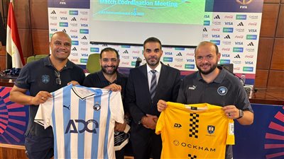 بيراميدز وأوكلاند سيتي النيوزيلندي يتبادلان الهدايا التذكارية 