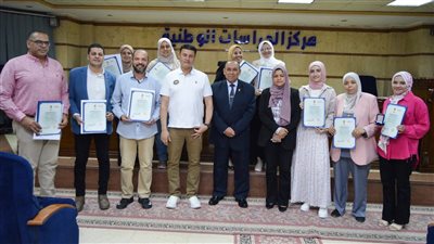 تكريم 10من خريجي برنامج 