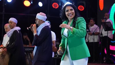 أمينة تُشعل أجواء 