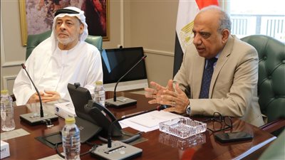 وزير الكهرباء: التوسع بتدشين محطات الطاقة الشمسية والرياح كمصدر رئيسي لتأمين التغذية الكهربائية 