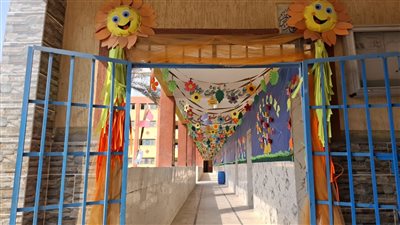 بالأعلام والزينة مدارس القطاع الجنوبي بالقاهرة تستعد لانطلاق العام الدراسي الجديد