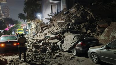 محافظ القاهرة يكشف تفاصيل إنقاذ 11 أسرة قبل انهيار عقار عليهم بـ«باب الشعرية»