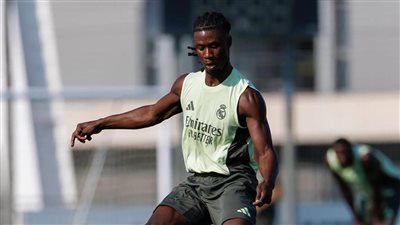 تقارير.. تشيلسي يخطط لضم كامافينجا وريال مدريد 