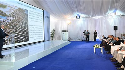 محافظ الإسماعيلية: الدولة بقيادة السيسي تولي اهتمامًا كبيرًا بالمنطقة الاقتصادية لقناة السويس