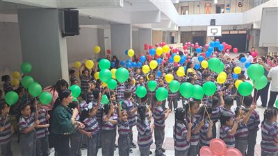  مدارس القاهرة تستقبل العام الدراسي الجديد بأجواء احتفالية وانضباط إداري...صور