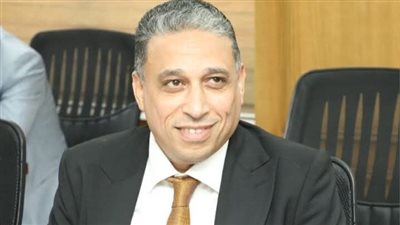 مدير تعليم الجيزة: مكتبى مفتوح للجميع.. وتسليم 