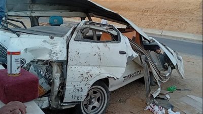 إصابة 20 شخصا في حادث انقلاب سيارة ميكروباص بمحور 30 يونيو