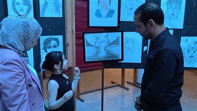 مكتبة مصر العامة تشهد فاعليات المعرض الختامى لمدرسة الرسم وفن الخط العربى 