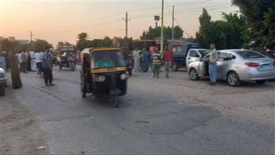 عاجل.. مصرع وإصابة 10 أشخاص في حادث تصادم ميكروباص بنصف نقل بالمنيا 