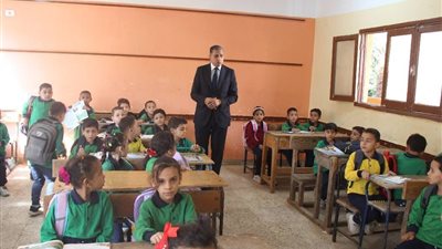 مدير تعليم الجيزة يتفقد مدارس الحوامدية والبدرشين وأبو النمرس بانطلاق العام الدراسي الجديد