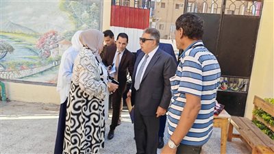 محافظ الدقهلية يجري جولة مفاجئة بمدرسة ثانوي في طلخا