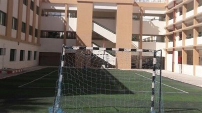 محافظ أسوان: تقديم كافة التيسيرات لطلاب وطالبات مدرسة التجارة الفنية