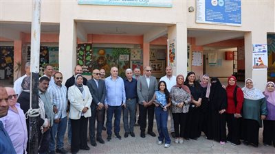 محافظ المنيا يتابع انتظام العملية التعليمية بمدارس بنى مزار