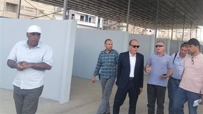 السكرتير العام المساعد للدقهلية بمرافقة لجنة لمعاينة الانتهاء من تجهيز باكيات طلخا 