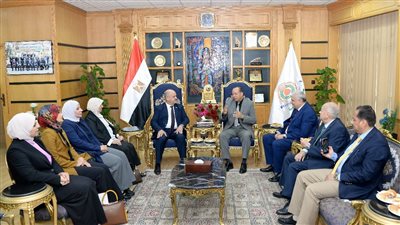 رئيس جامعة المنصورة يلتقي وفد جامعة الأنبار العراقية لتعزيز التعاون العلمي