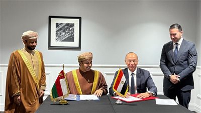 مصر وسلطنة عُمان توقعان مذكرة تفاهم لتعزيز التعاون في مجال الطيران المدنى