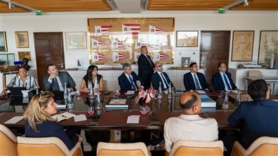 وزير السياحة والآثار يلتقي مع مدير نادي موناكو لليخوت 