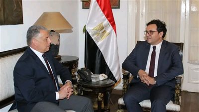 وزير الثقافة ومحافظ الإسماعيلية يبحثان ترتيبات الاحتفال بعام أم كلثوم والمهرجان الدولي للفنون الشعبية