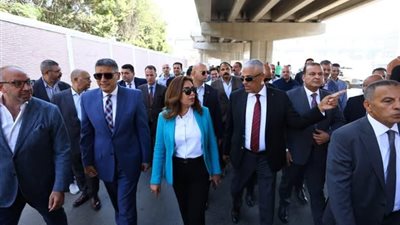 وزيرة التنمية المحلية ومحافظ الجيزة يتفقدان تطوير محيط مستشفى بولاق الدكرور